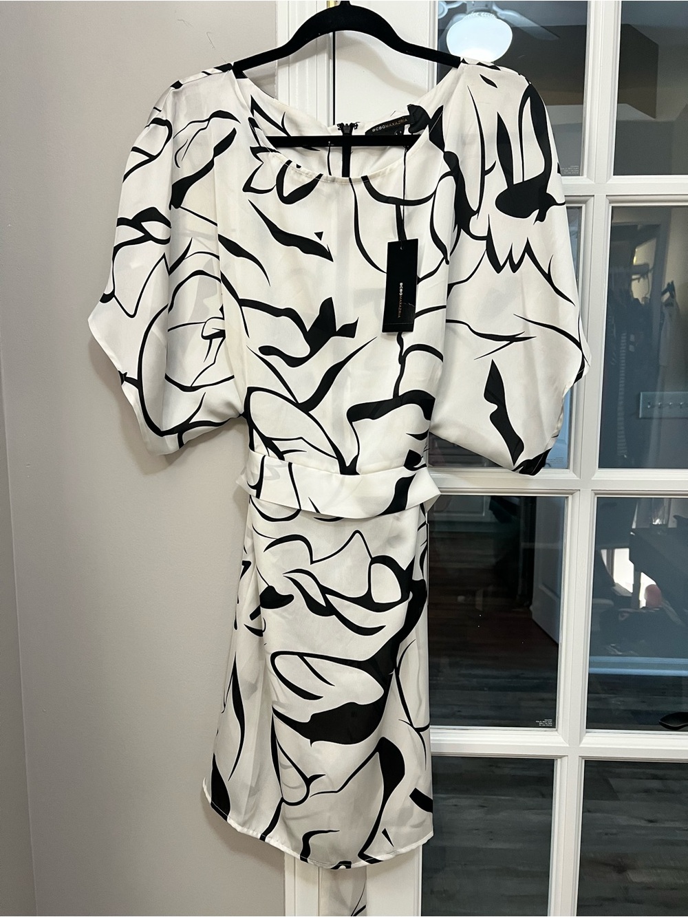 BCBGMaxAzria Black and White Abstract Mini Dress kimono style with tie sz S NWT